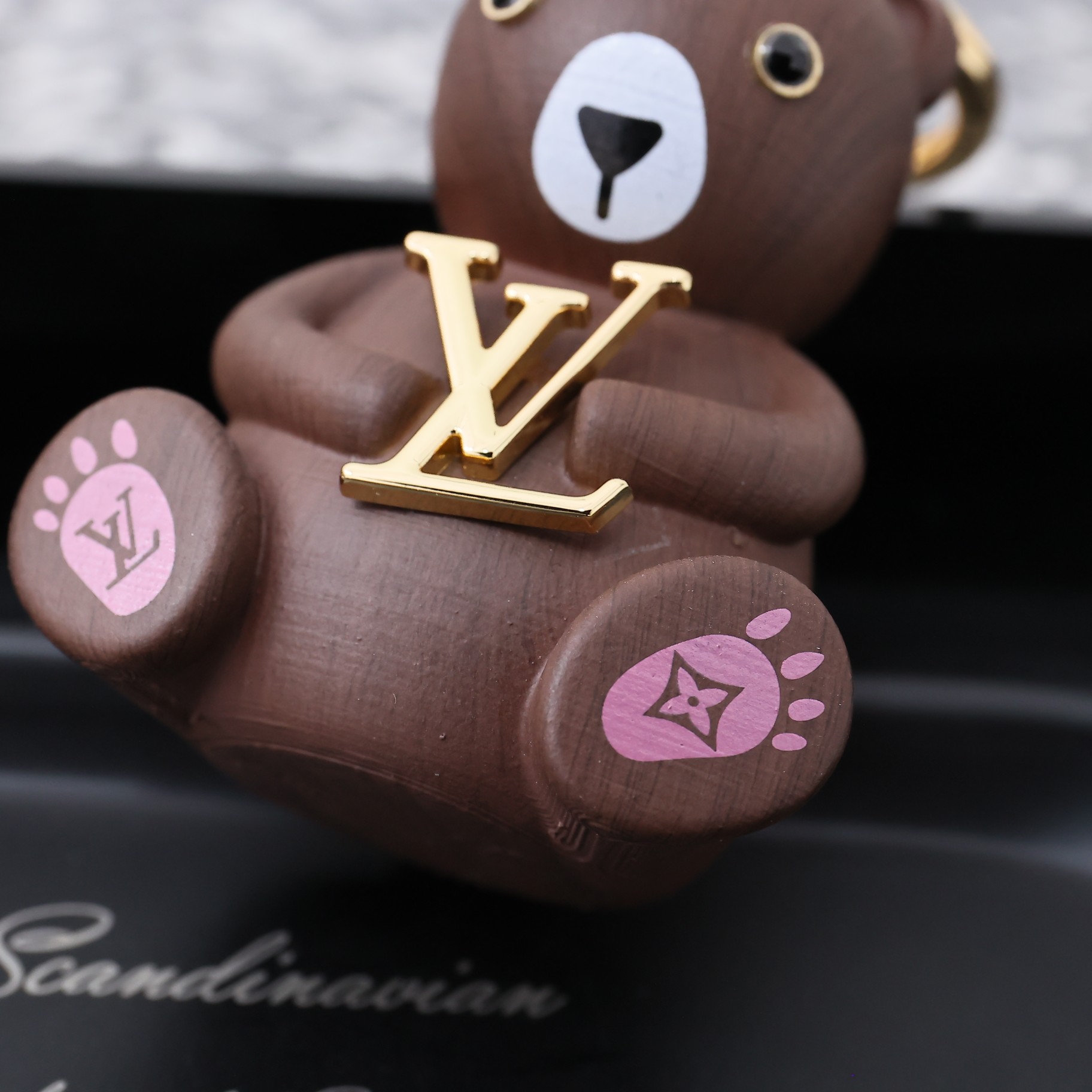 Louis Vuitton LV Teddy Bear Keyring And Bag Charm   M01360 - EUR FASHION