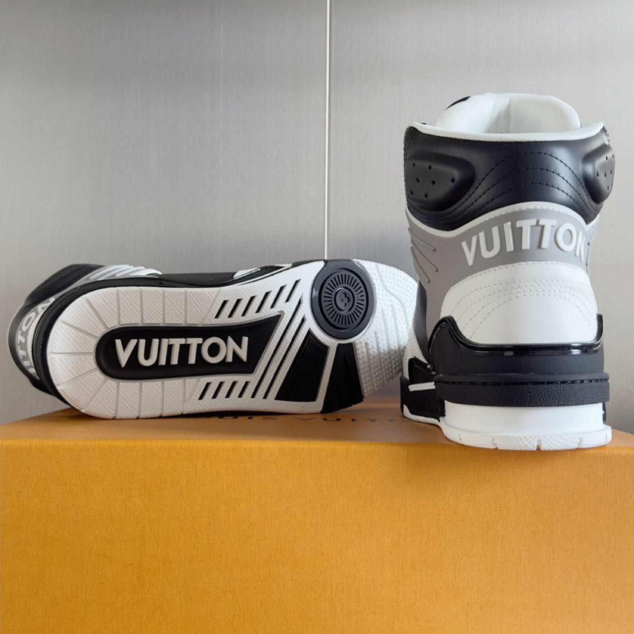 Louis Vuitton LV Trainer Sneaker            - EUR FASHION