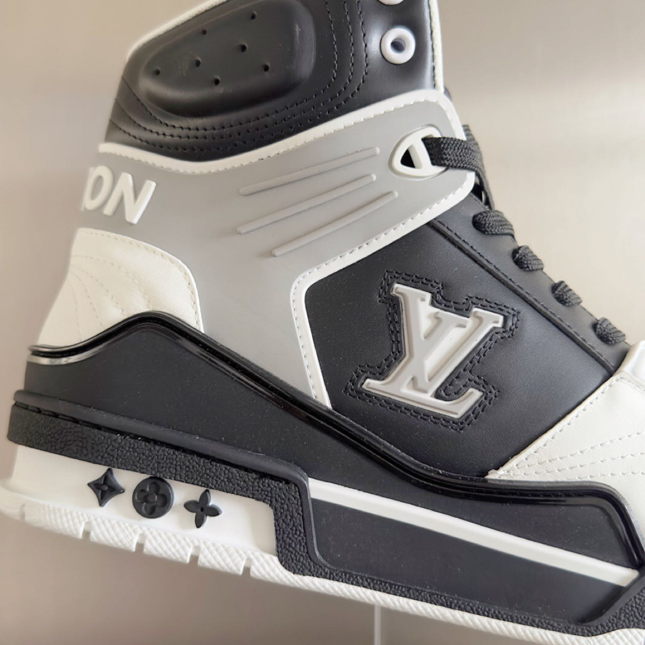 Louis Vuitton LV Trainer Sneaker            - EUR FASHION