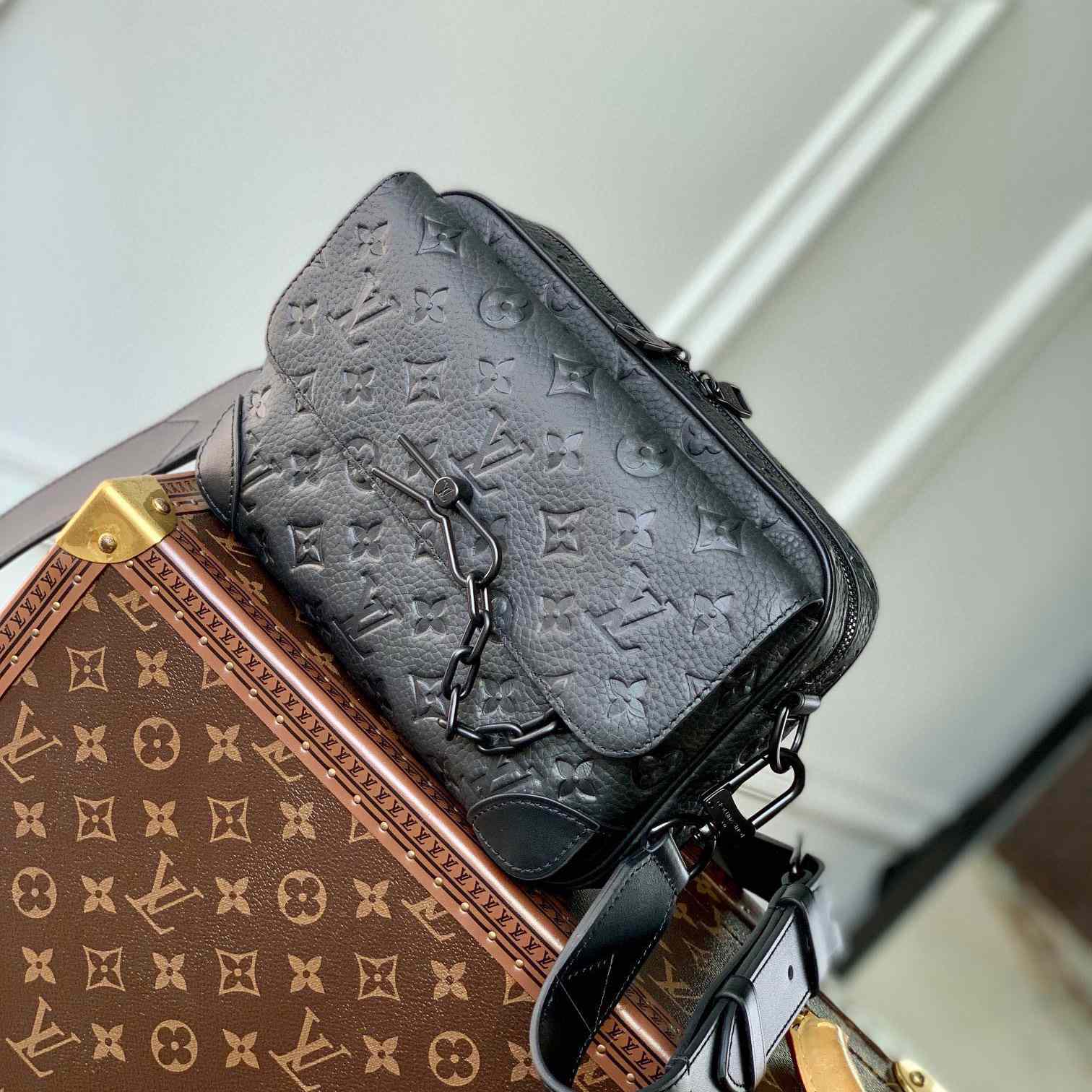 Louis Vuitton Steamer Messenger       M23742 - EUR FASHION