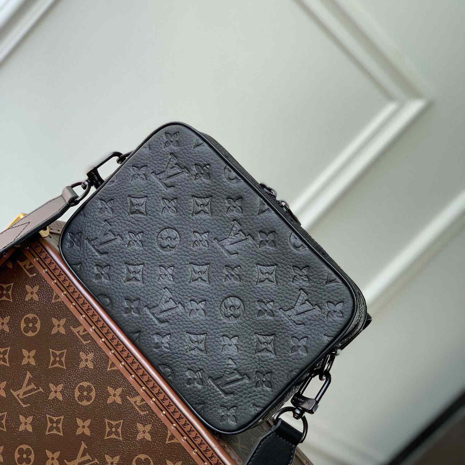 Louis Vuitton Steamer Messenger       M23742 - EUR FASHION