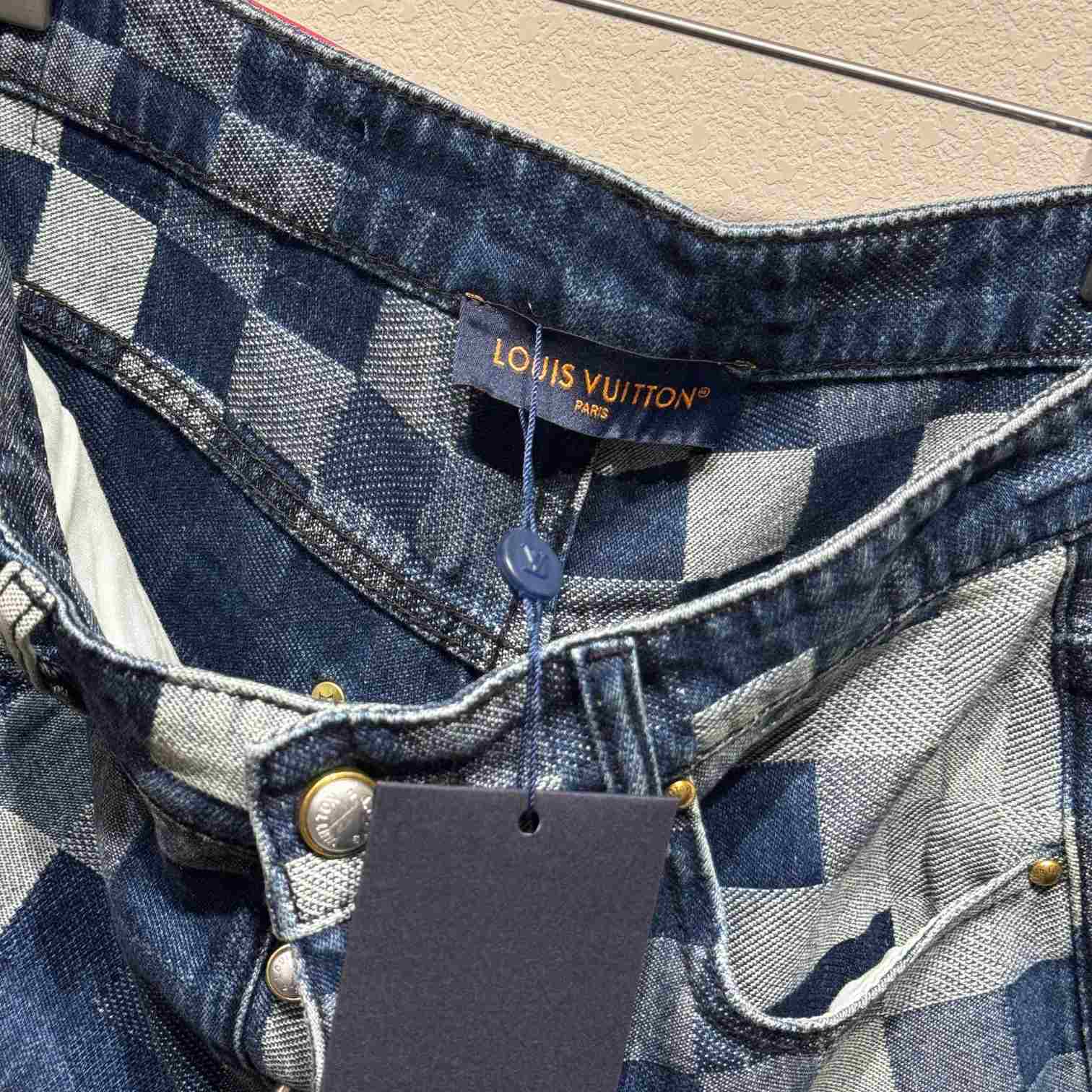 Louis Vuitton Damier Denim Skate Pants   1AFIA5 - EUR FASHION