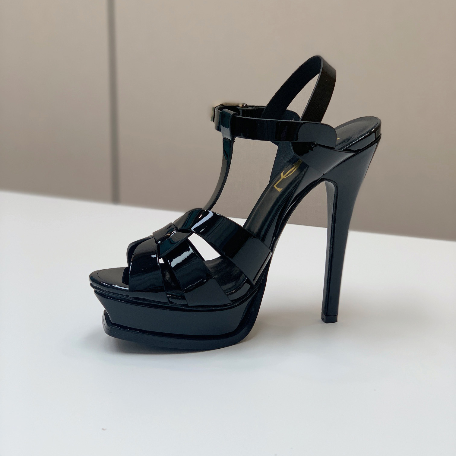 Saint Laurent Tribute Platform Sandals In Patent Leather - EUR FASHION