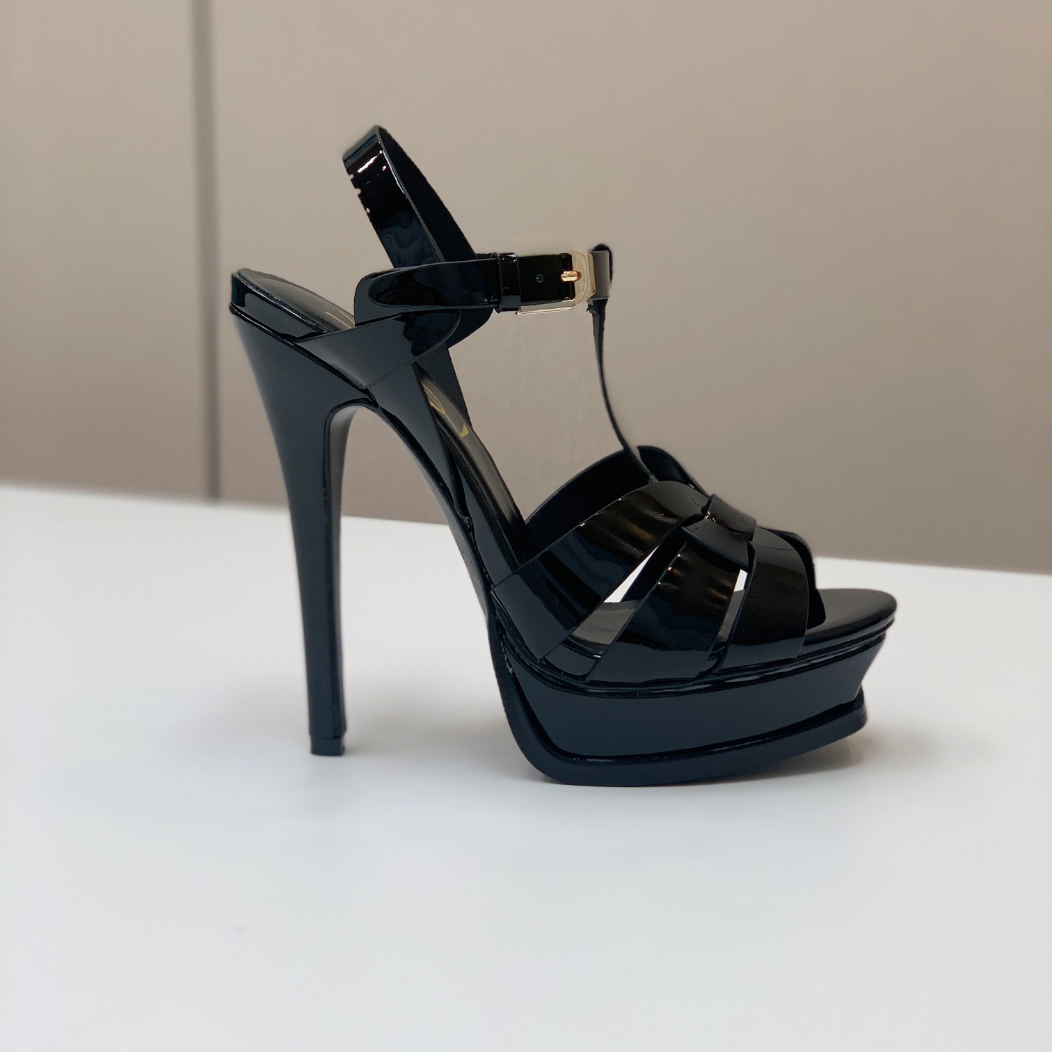 Saint Laurent Tribute Platform Sandals In Patent Leather - EUR FASHION