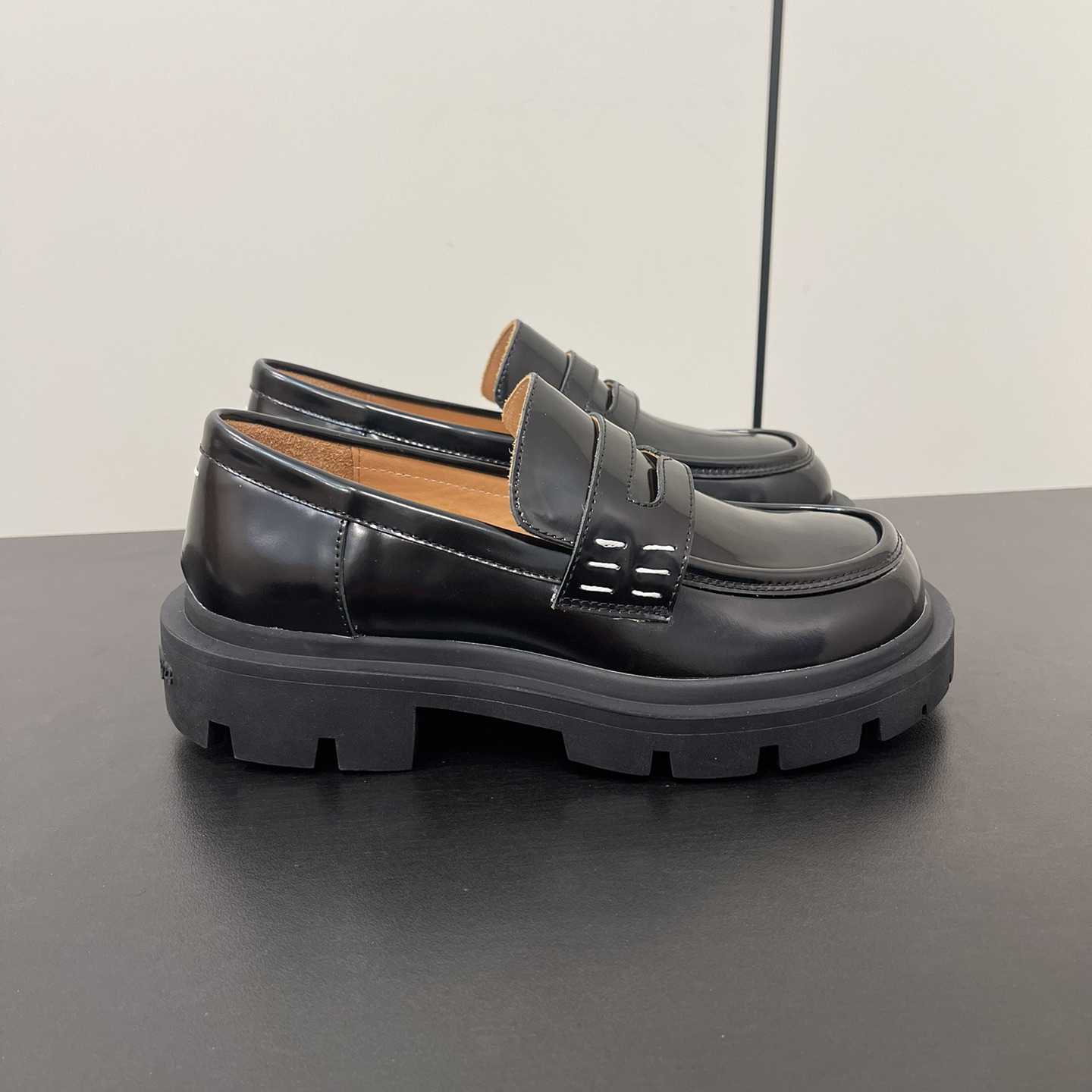 Maison Margiela Chunky Sole Loafers - EUR FASHION