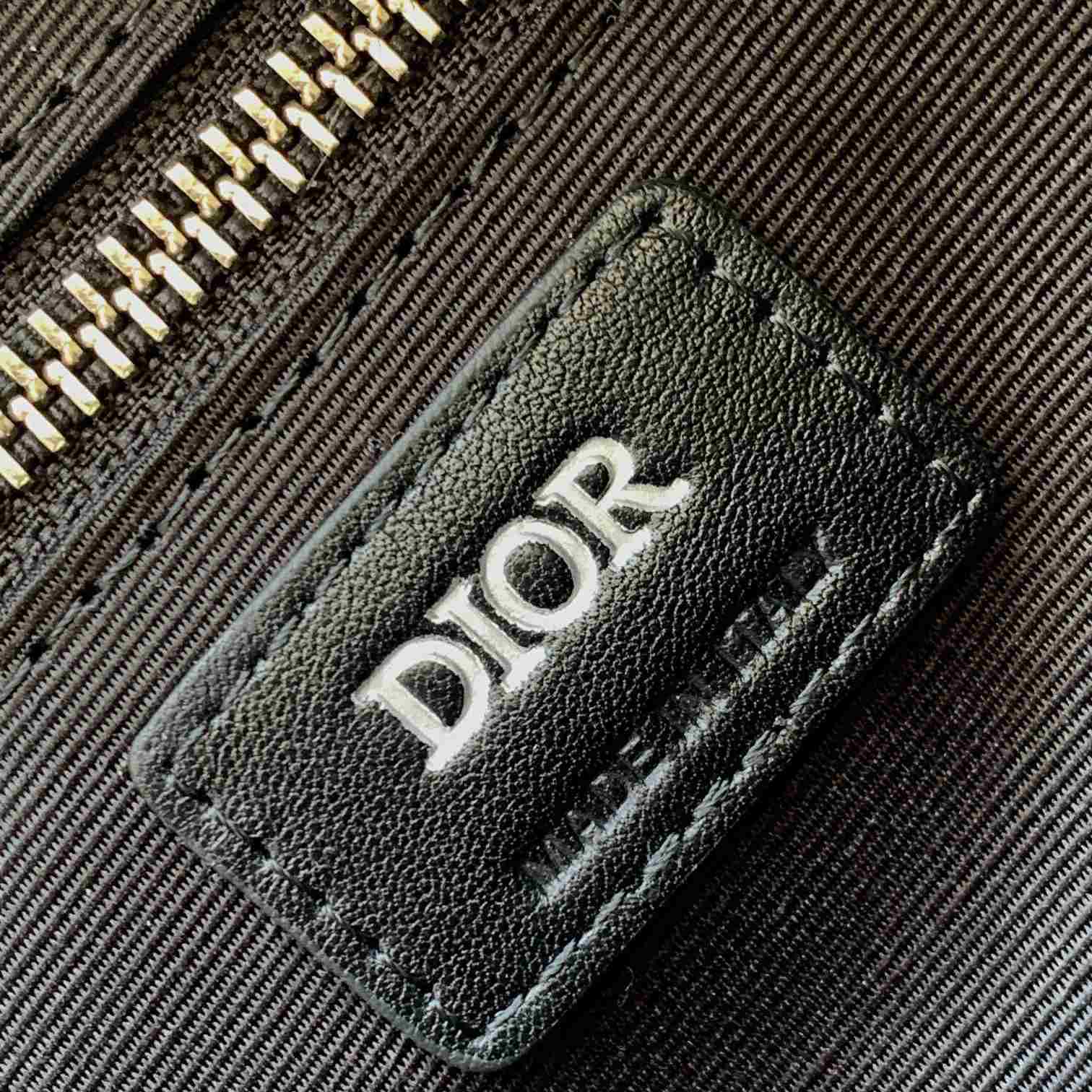 Dior Toiletry Bag - EUR FASHION