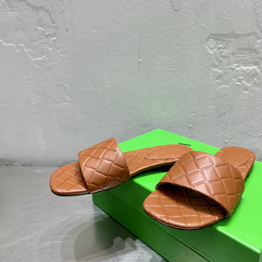 Bottega Veneta Amy Flat Mule - EUR FASHION