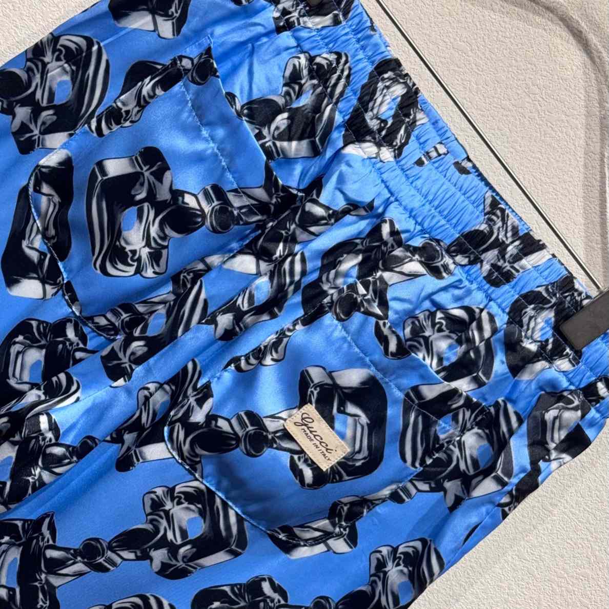 Gucci 3D Glass Horsebit Print Silk Shorts - EUR FASHION