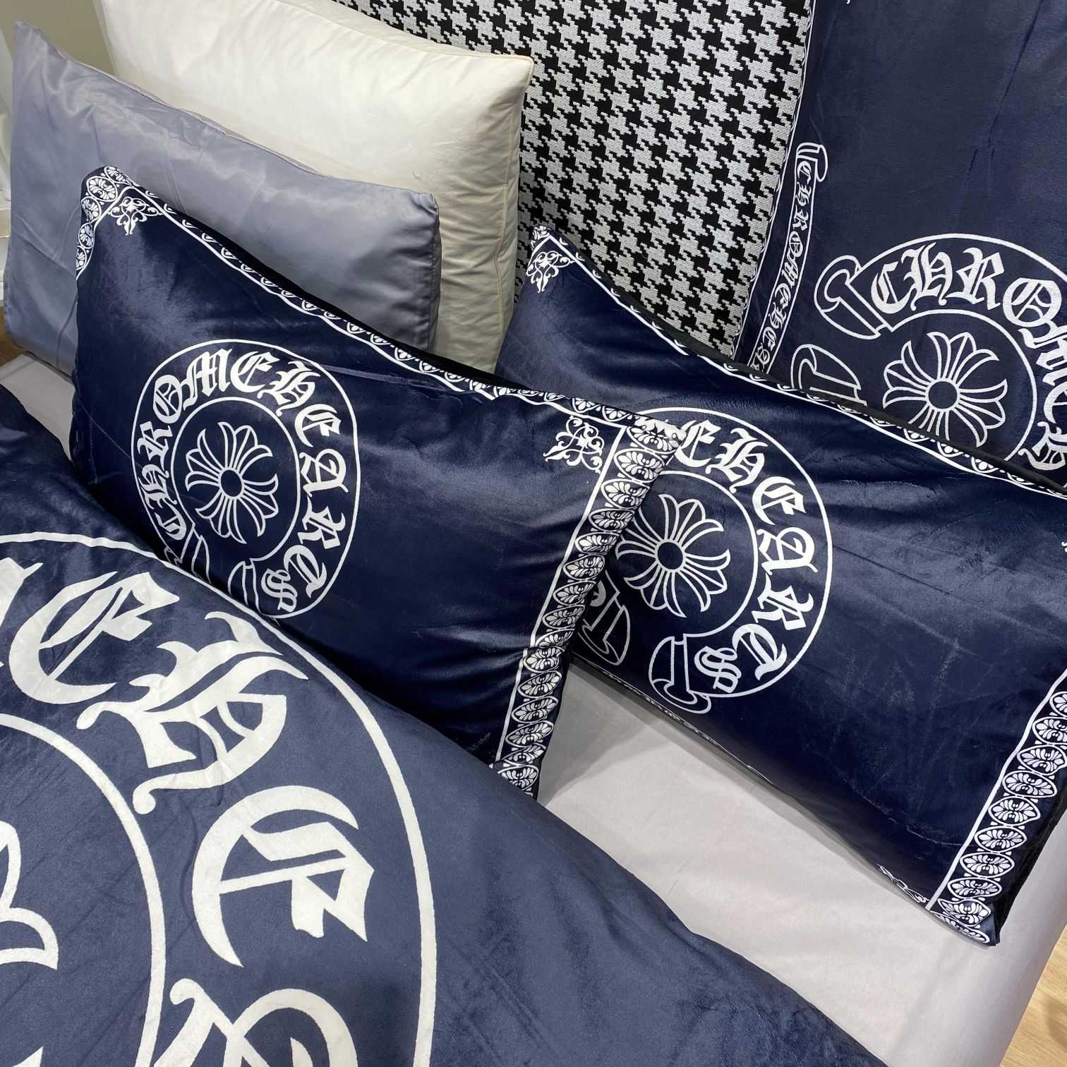 Chrome Hearts Bedding - EUR FASHION