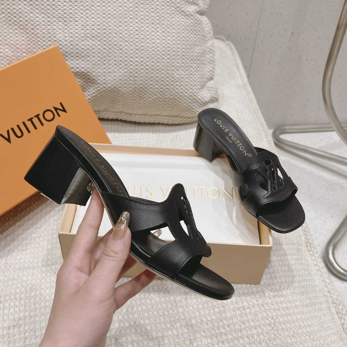 Louis Vuitton LV Isola Mule   1ACG4K - EUR FASHION