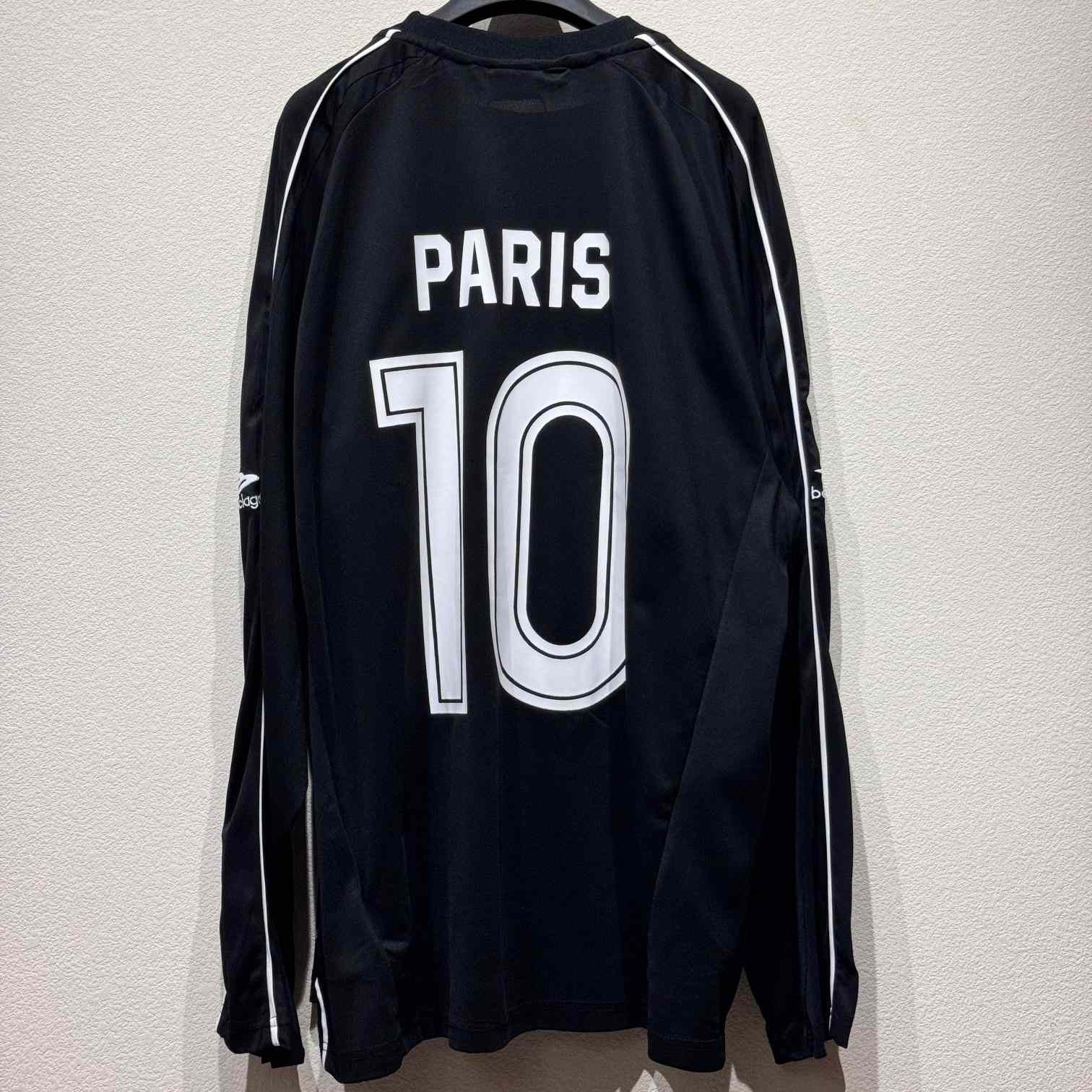 Balenciaga Soccer Long Sleeve T-Shirt Oversized In Black - EUR FASHION