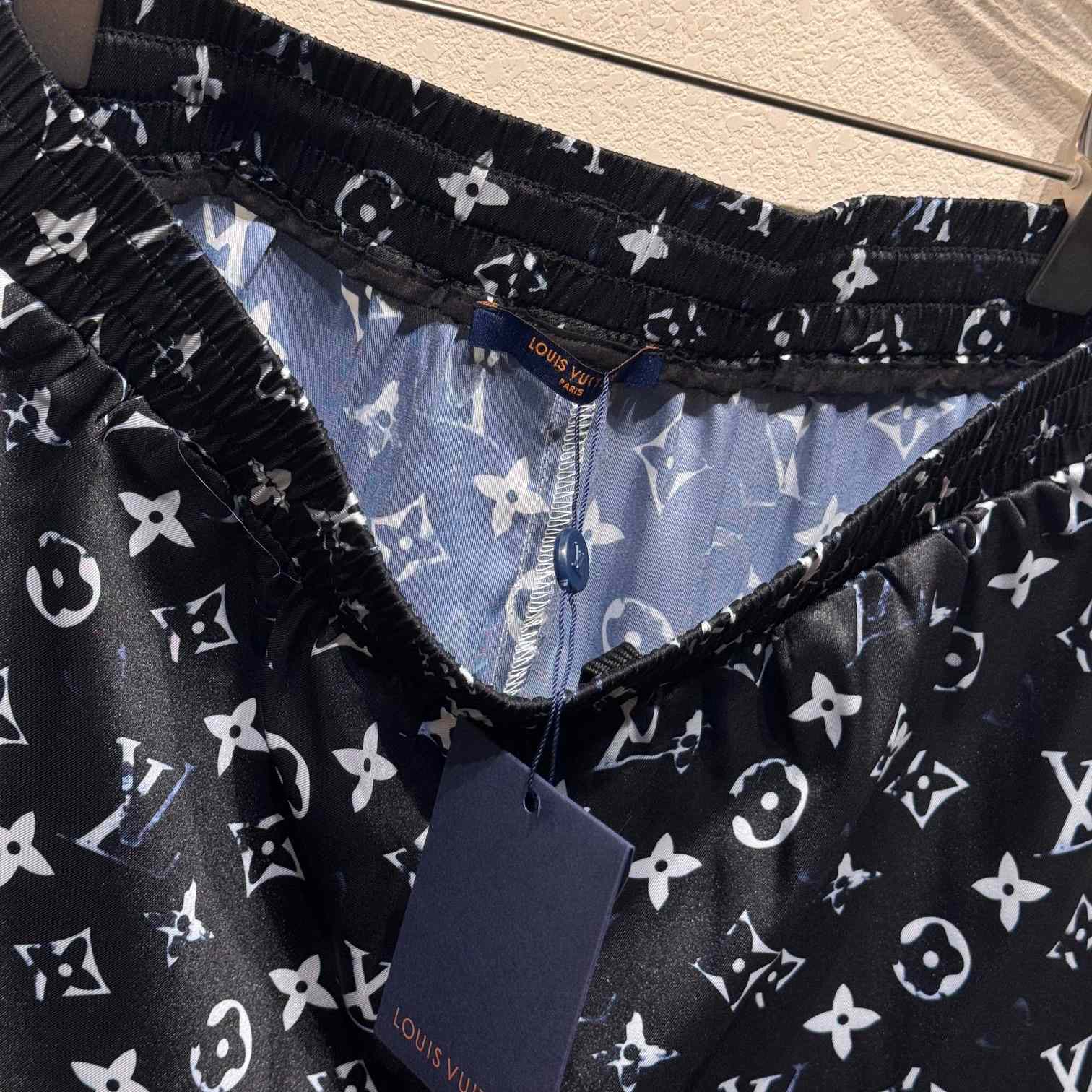 Louis Vuitton Monogram Shorts - EUR FASHION