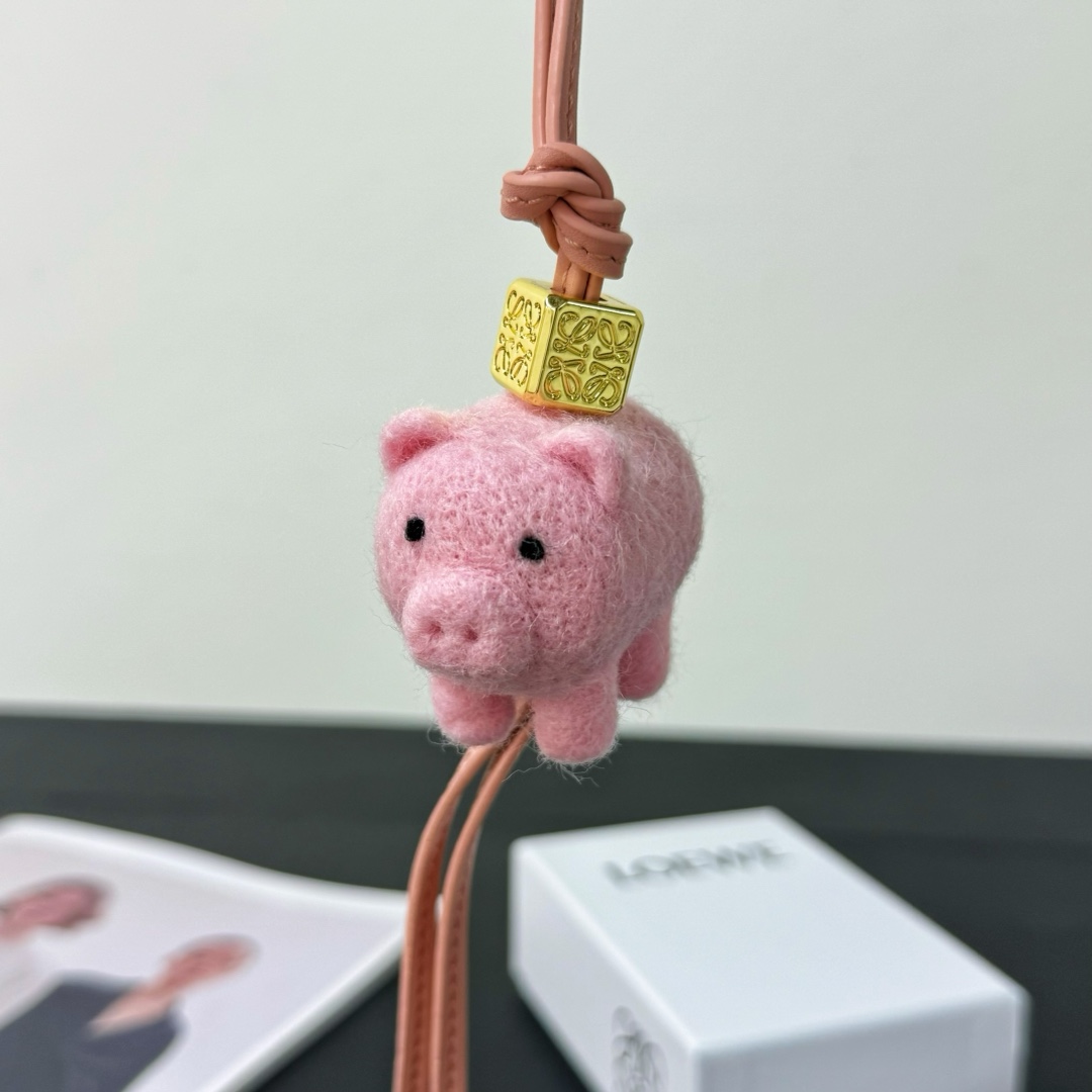 Loewe Pig Charm In Felt - EUR FASHION