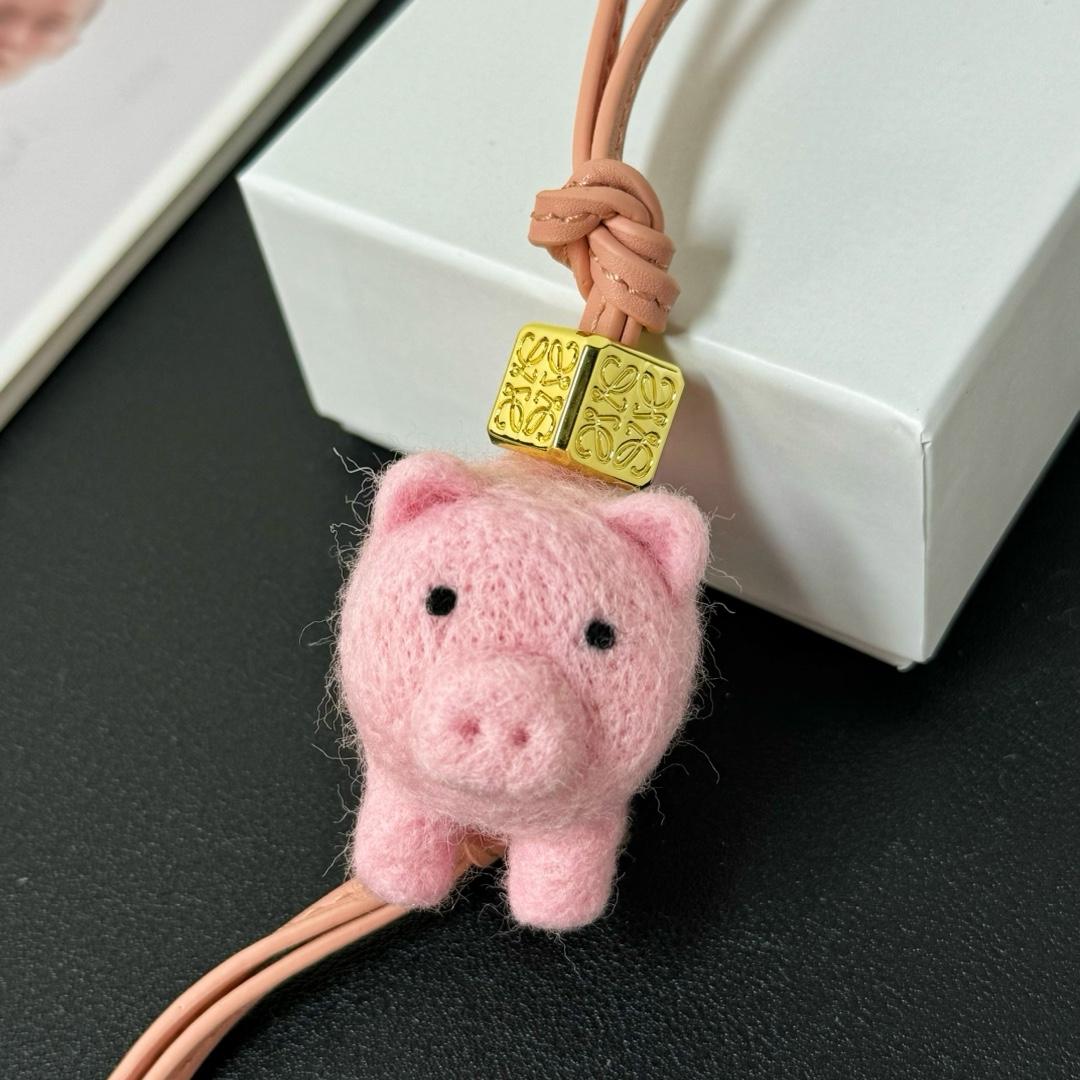 Loewe Pig Charm In Felt - EUR FASHION