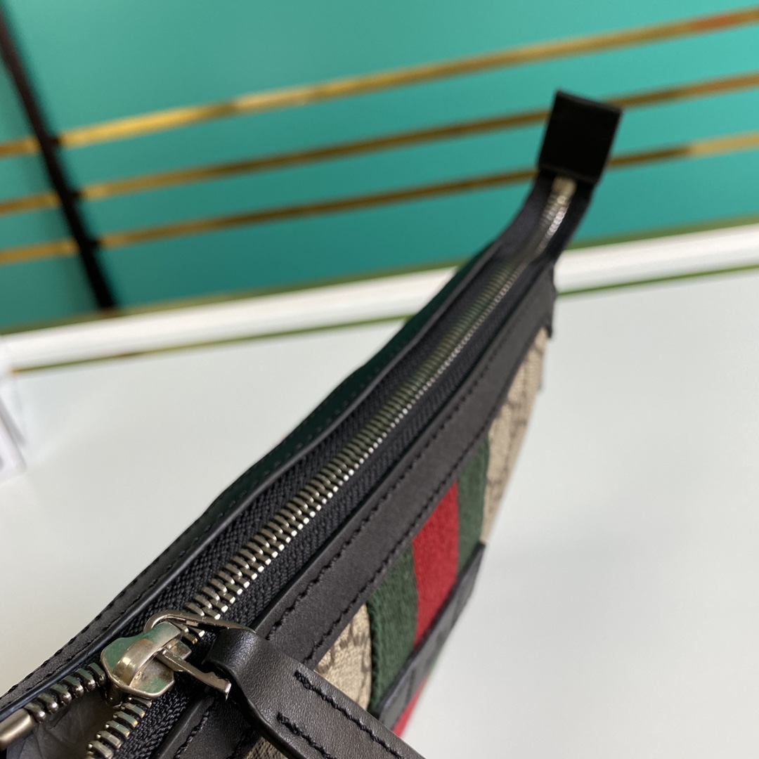 Gucci Web GG Supreme Flat Messenger  - EUR FASHION