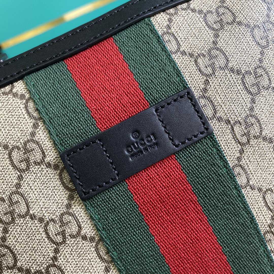 Gucci Web GG Supreme Flat Messenger  - EUR FASHION