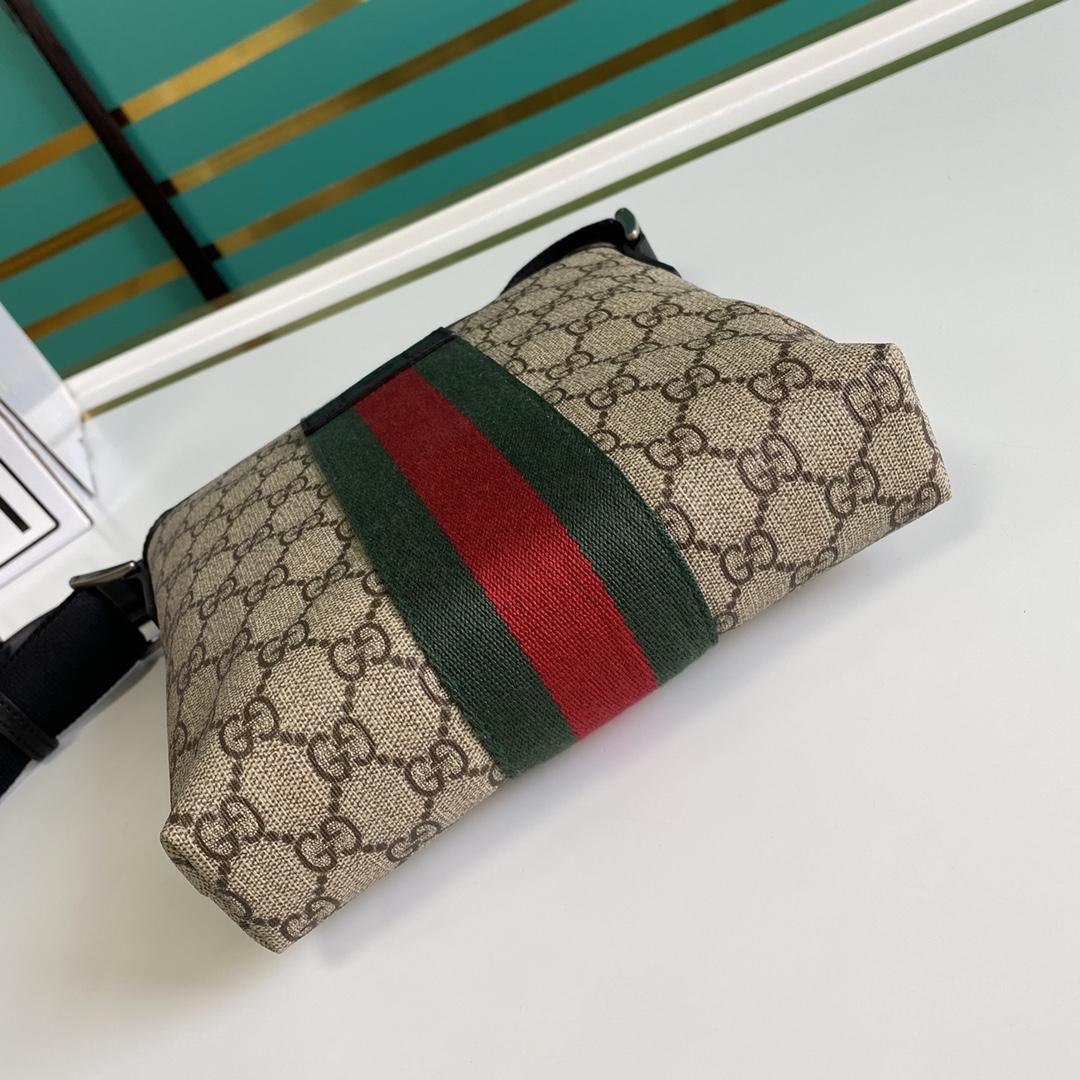 Gucci Web GG Supreme Flat Messenger  - EUR FASHION