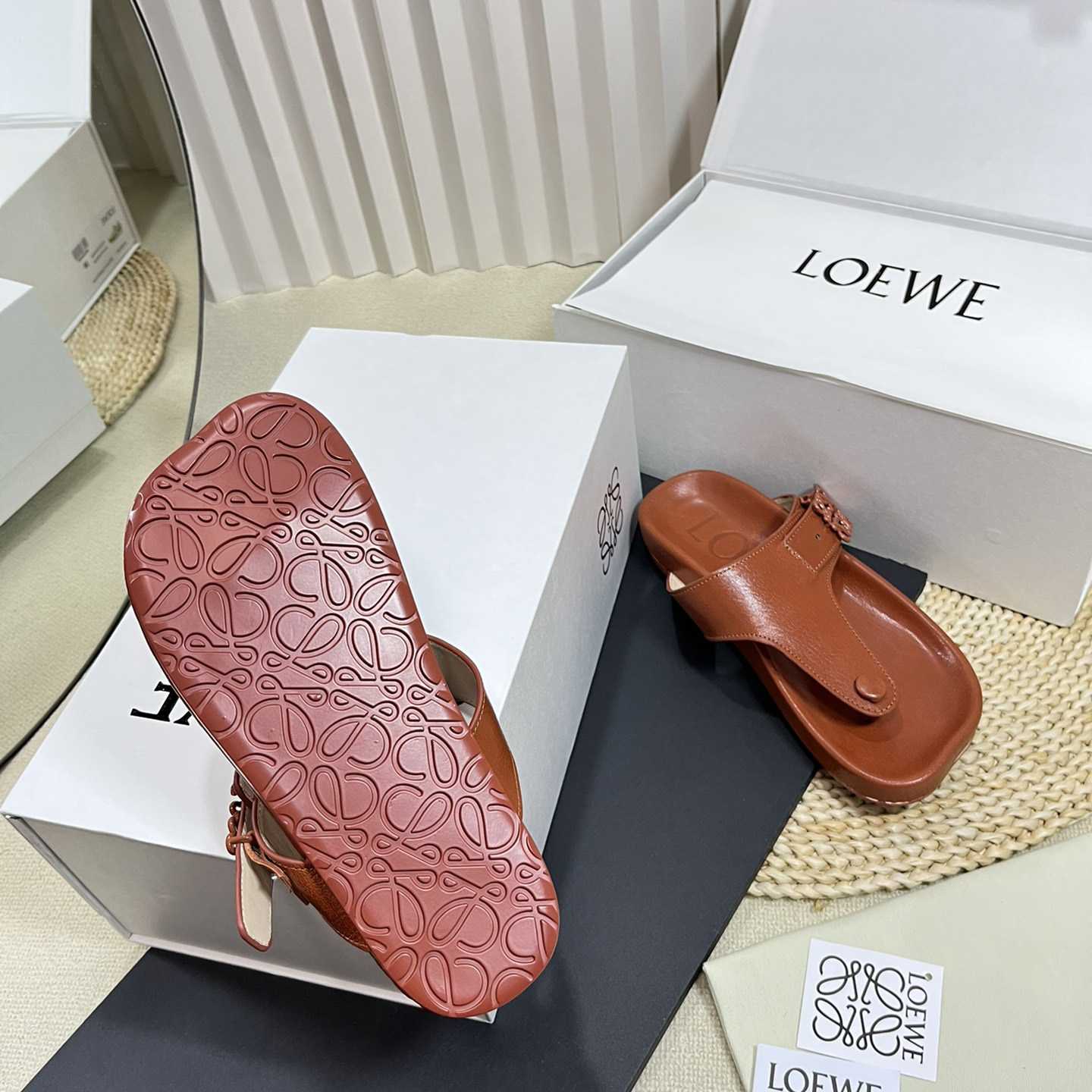 Loewe Anagram Ease Sandal In Kidskin - EUR FASHION