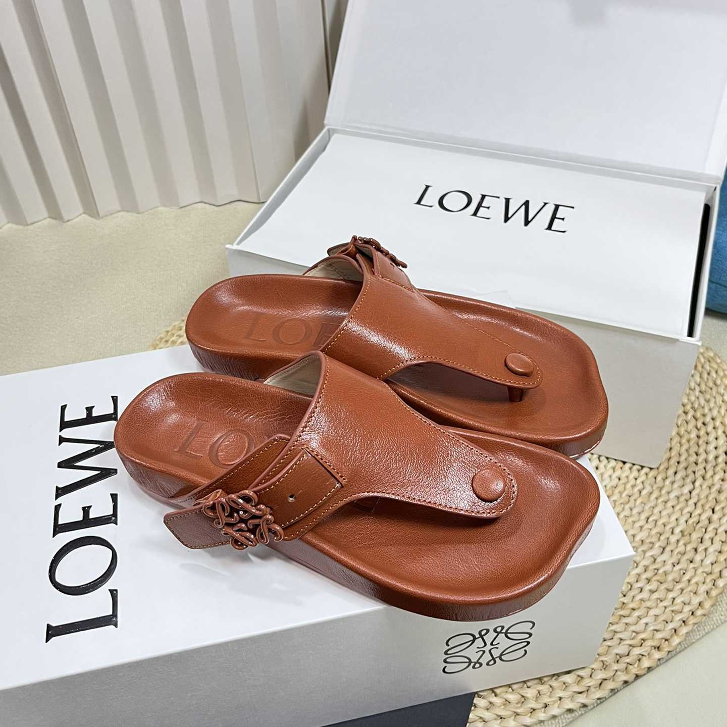 Loewe Anagram Ease Sandal In Kidskin - EUR FASHION