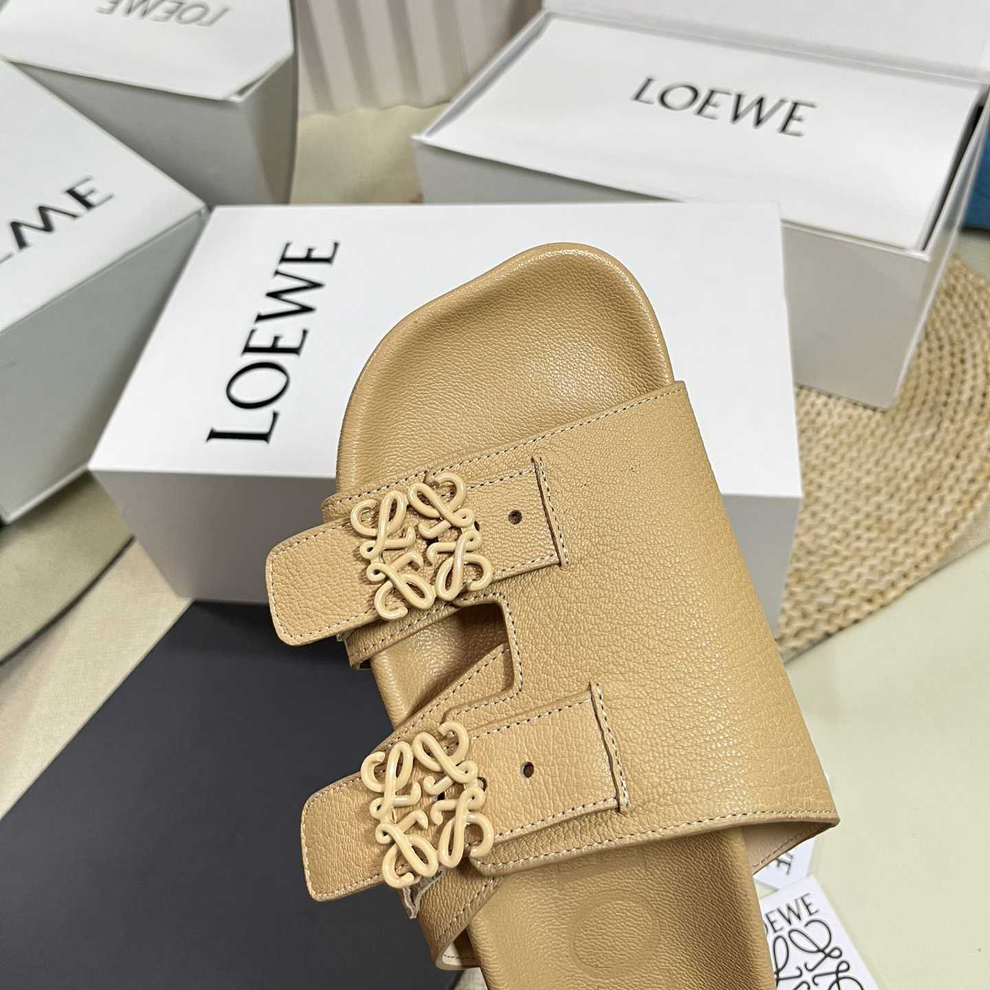 Loewe Ease slide In Goatskin - EUR FASHION