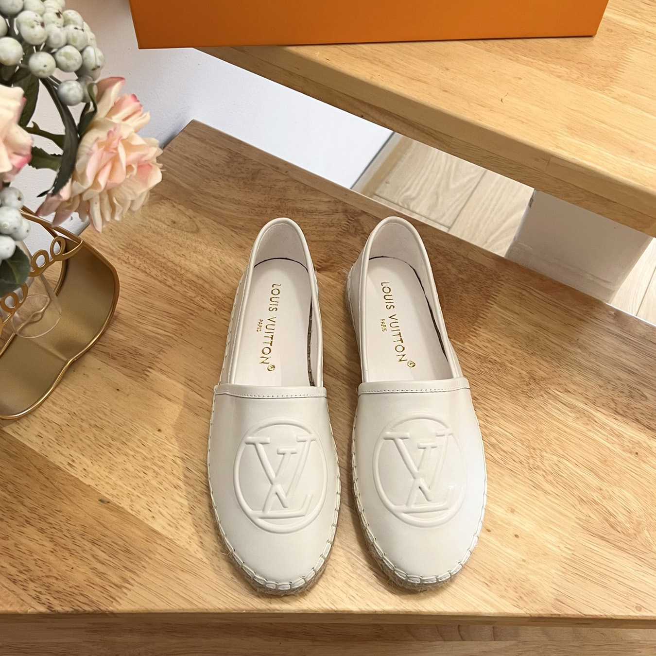 Louis Vuitton Starboard Flat Espadrille      1ABVLU - EUR FASHION