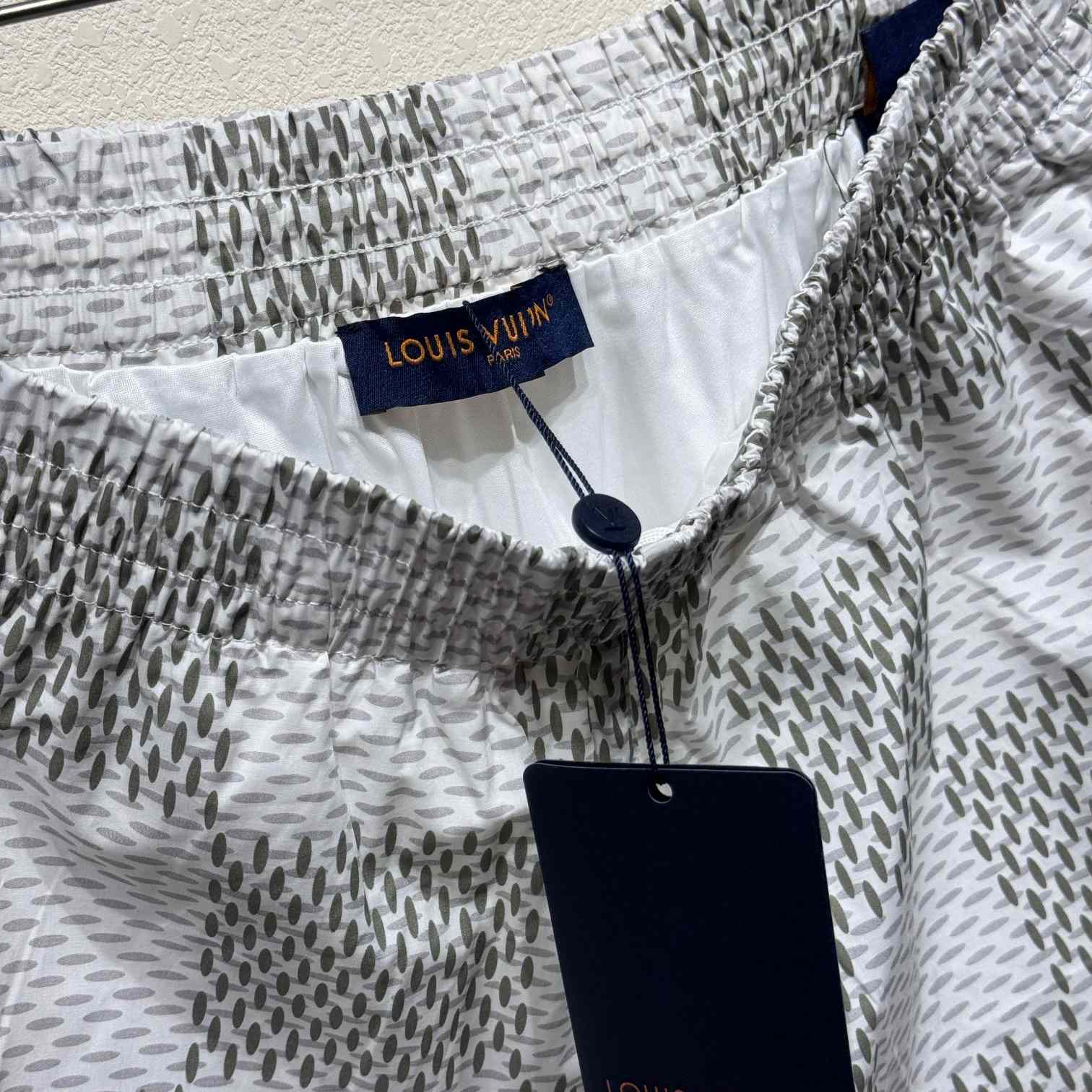 Louis Vuitton Damier Silk Shorts - EUR FASHION