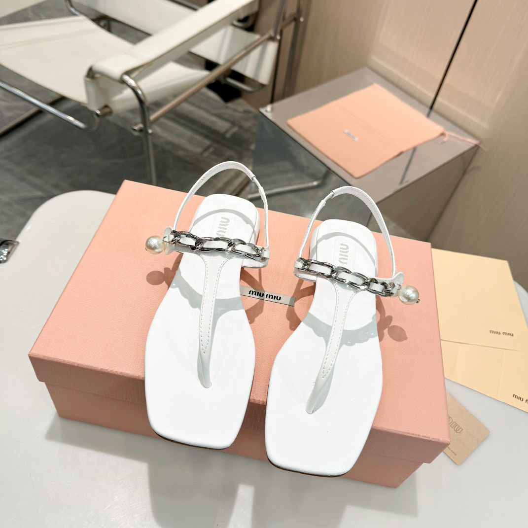 Miu Miu Patent Leather Thong Sandals - EUR FASHION