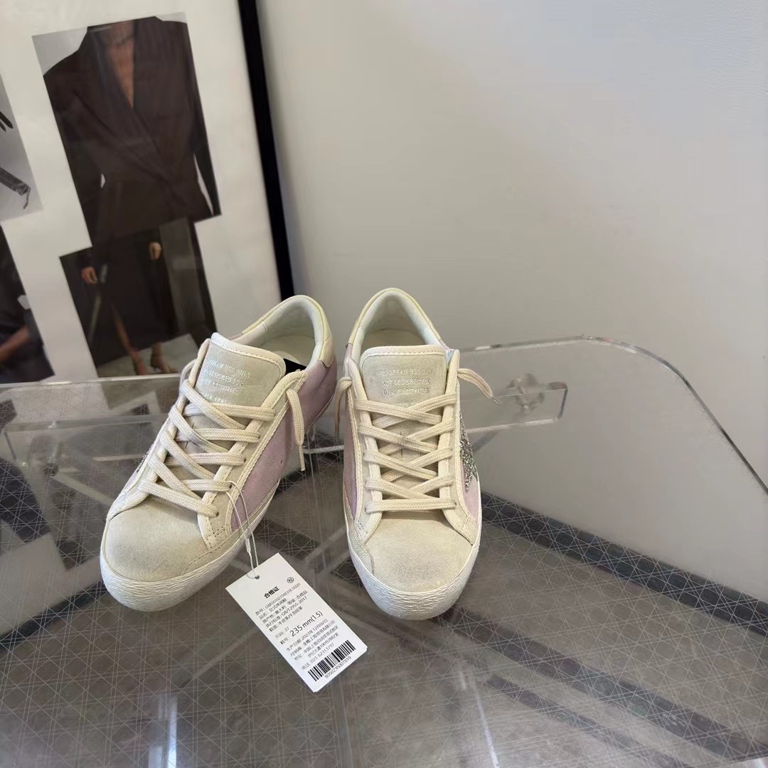 Golden Goose Sneakers - EUR FASHION