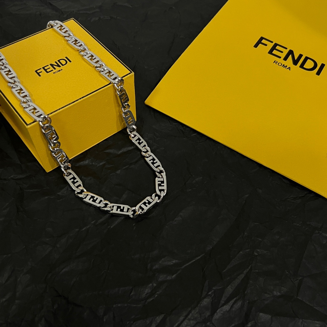 Fendi O’Lock Necklace - EUR FASHION