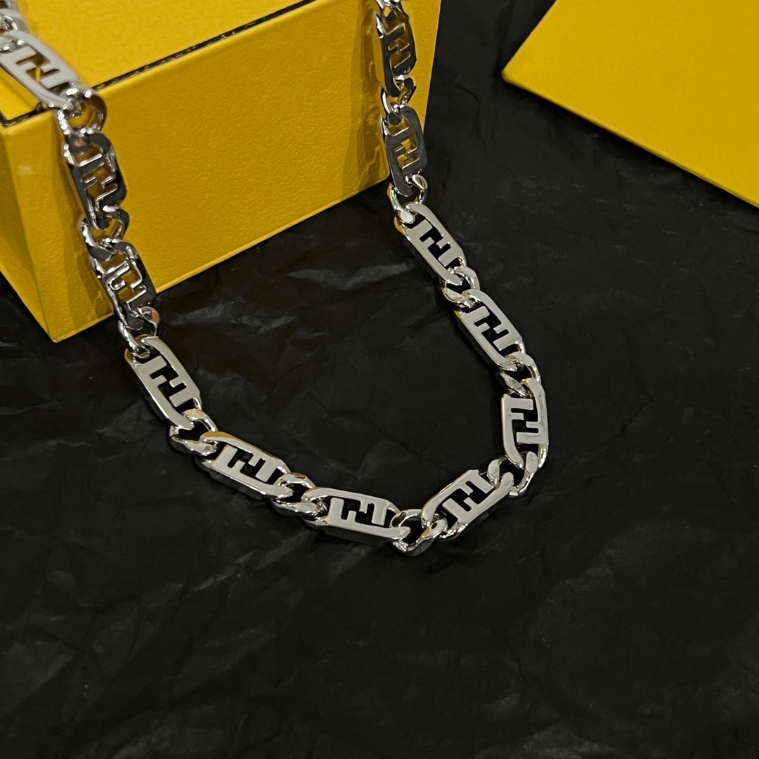 Fendi O’Lock Necklace - EUR FASHION