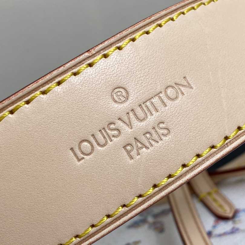 Louis Vuitton CarryAll PM   M24707 - EUR FASHION