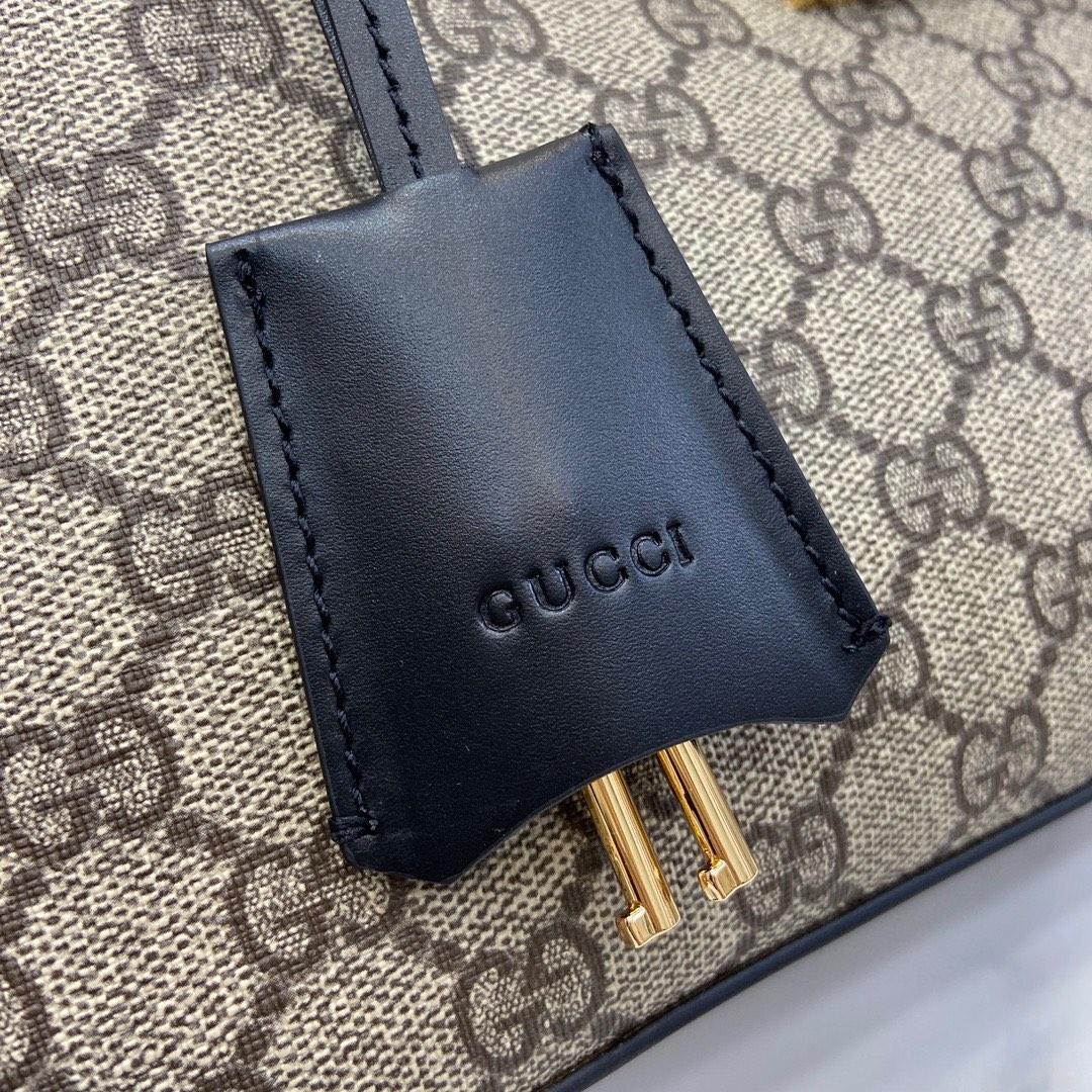 Gucci Padlock GG Medium Shoulder Bag - EUR FASHION