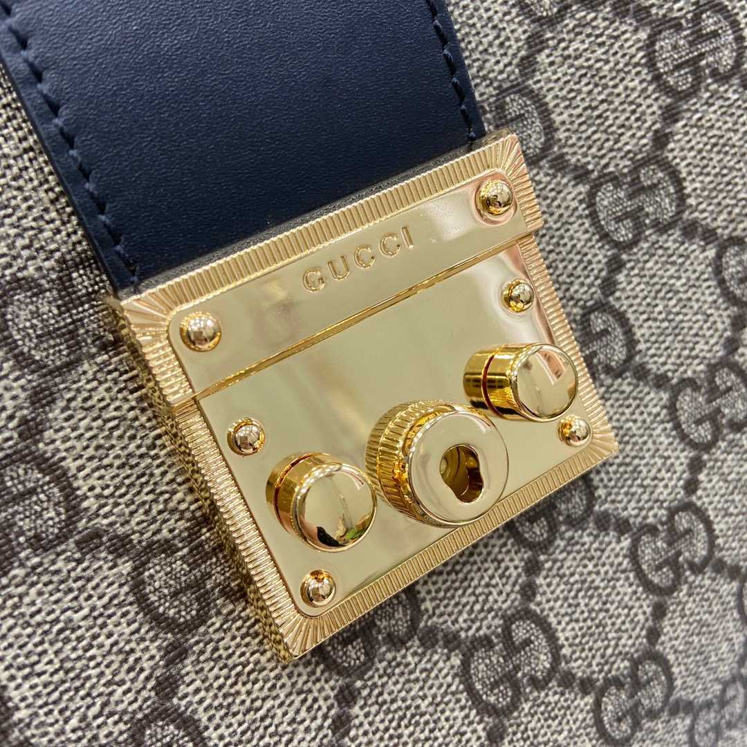 Gucci Padlock GG Medium Shoulder Bag - EUR FASHION