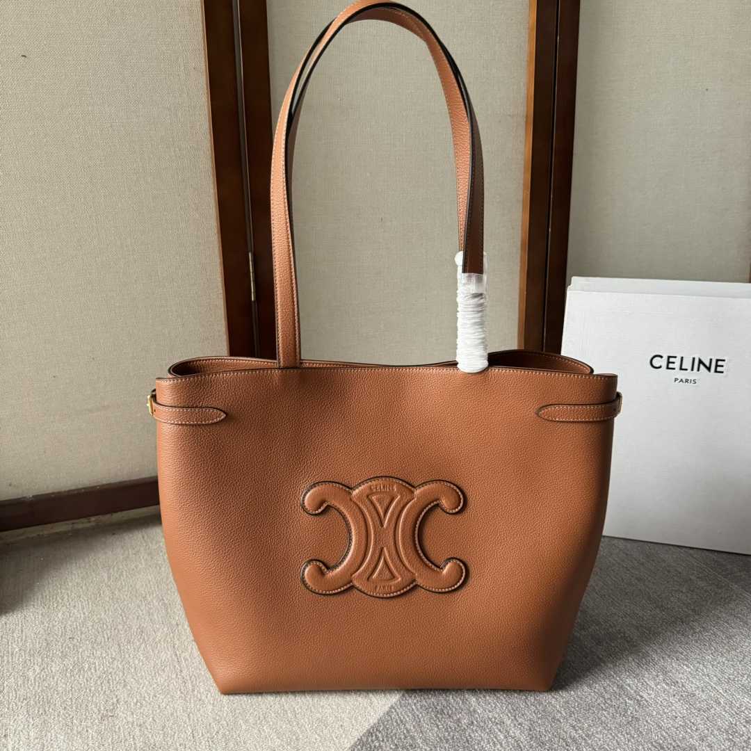 Celine Medium Cabas Anais Cuir Triomphe In Grained Calfskin - EUR FASHION