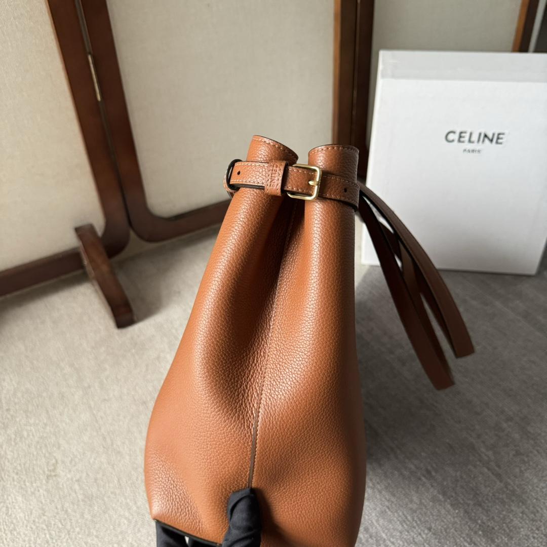 Celine Medium Cabas Anais Cuir Triomphe In Grained Calfskin - EUR FASHION