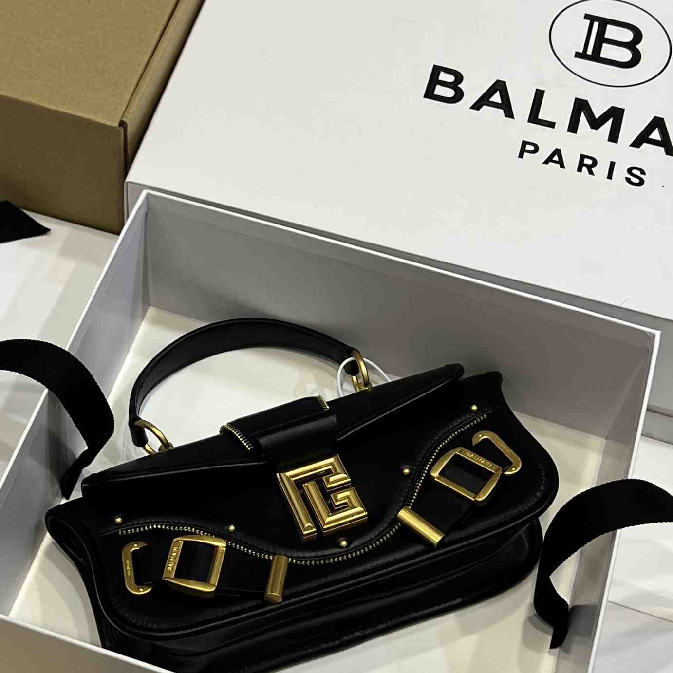 Balmain Blaze Crossbody Bag   (26*11.5*3cm) - EUR FASHION