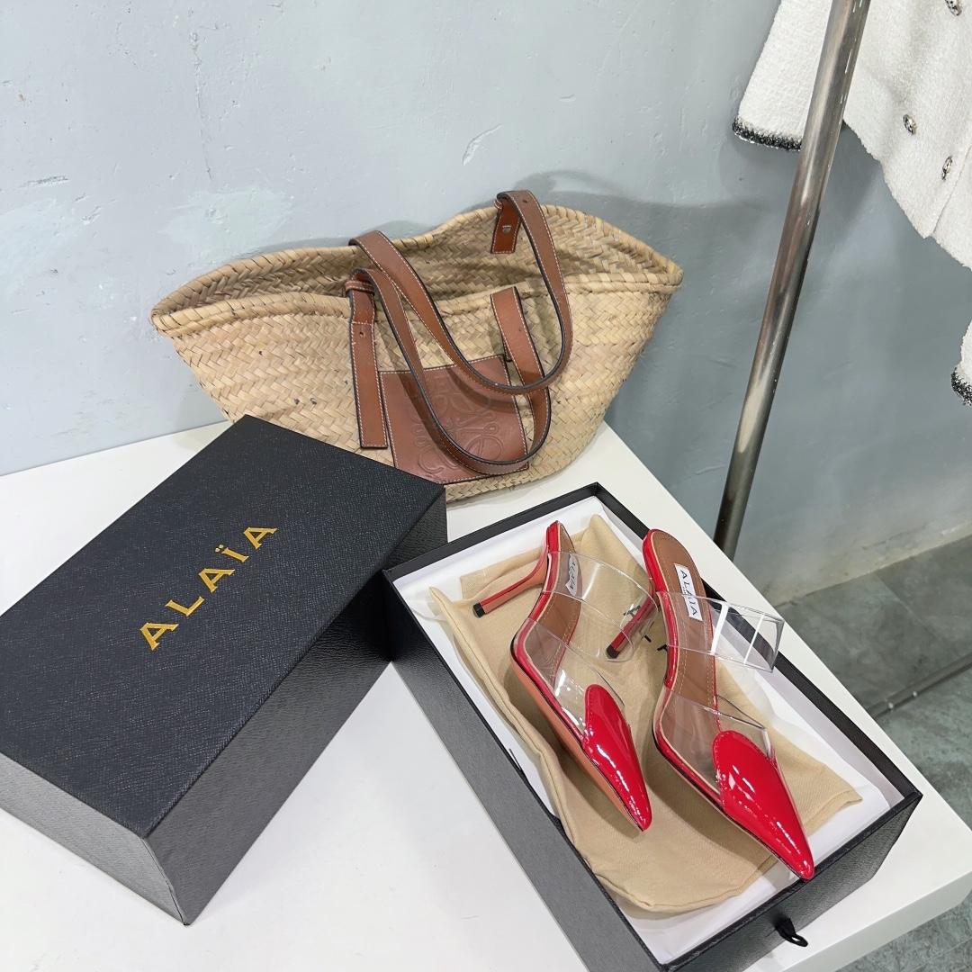 Alaïa Heart Mules in Red  - EUR FASHION