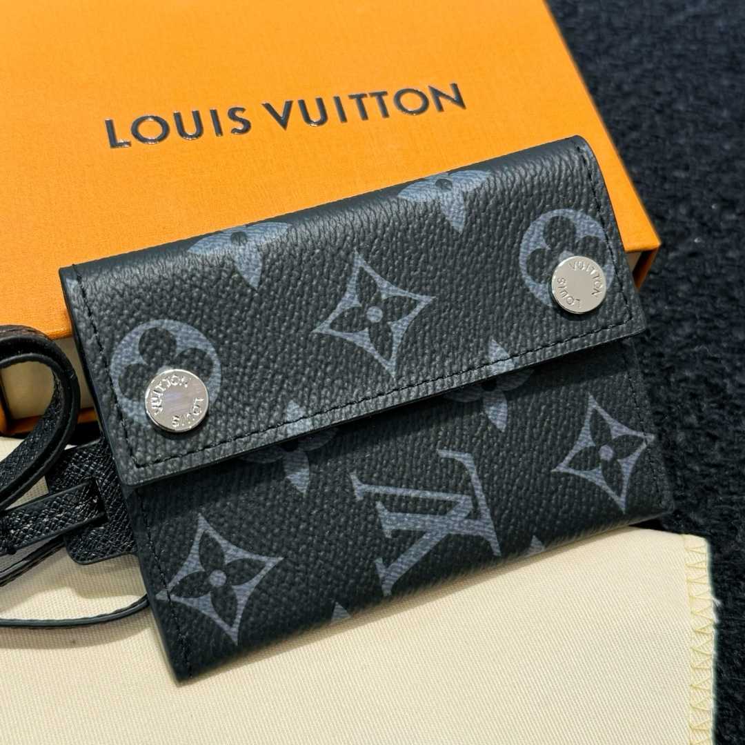 Louis Vuitton Card Holder Necklace  M83155 - EUR FASHION