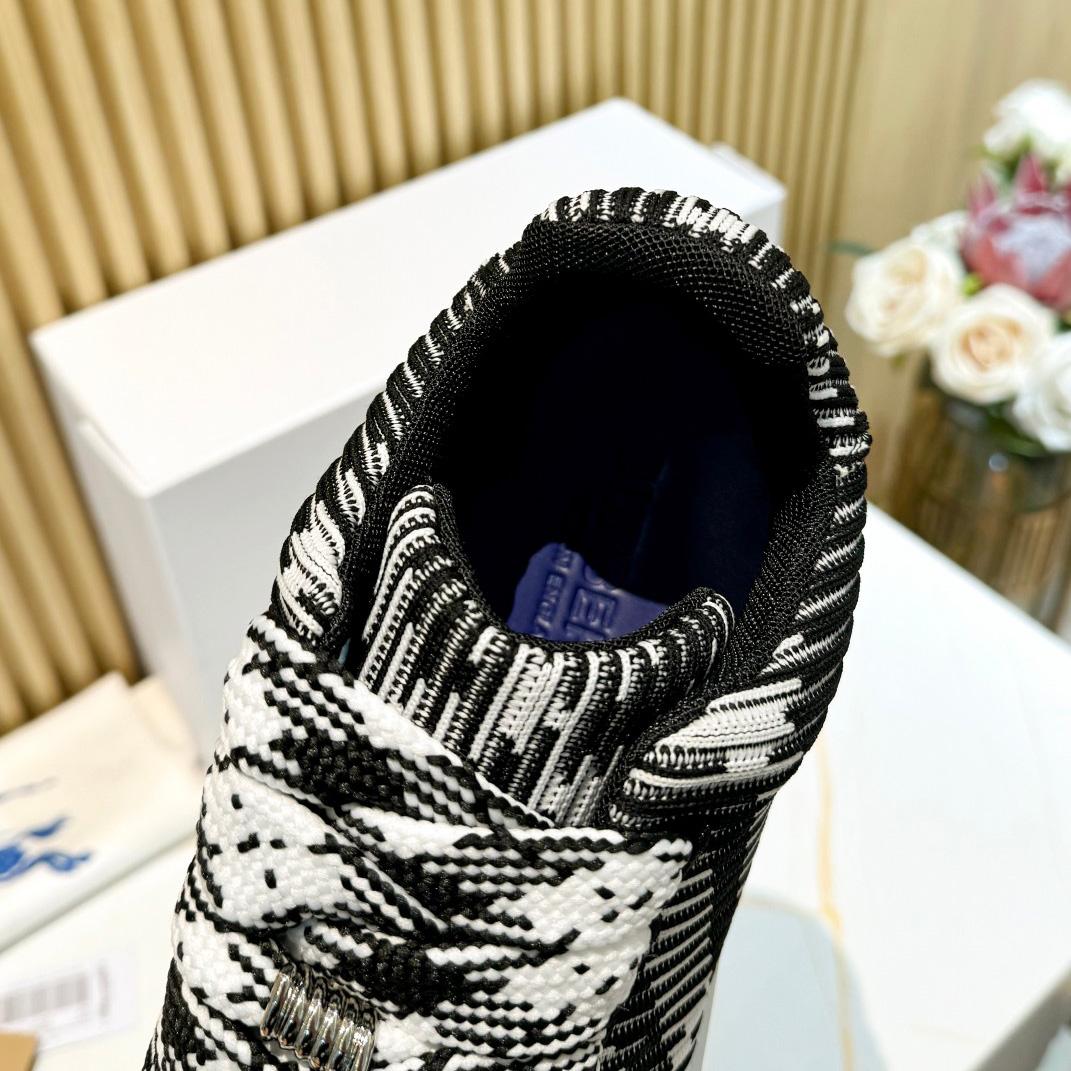 Burberry Check Knit Box Sneakers - EUR FASHION