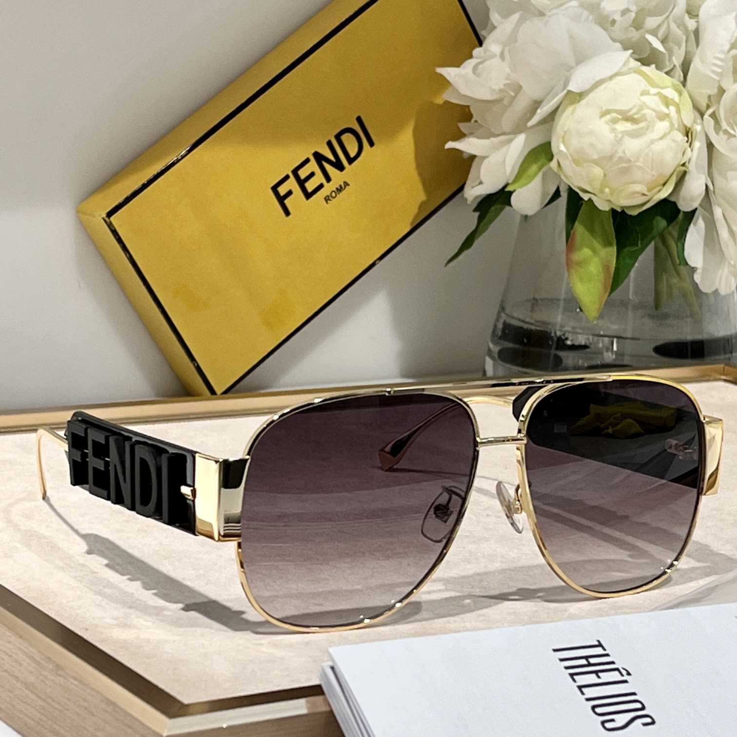 Fendi FE40111 Sunglasses - EUR FASHION