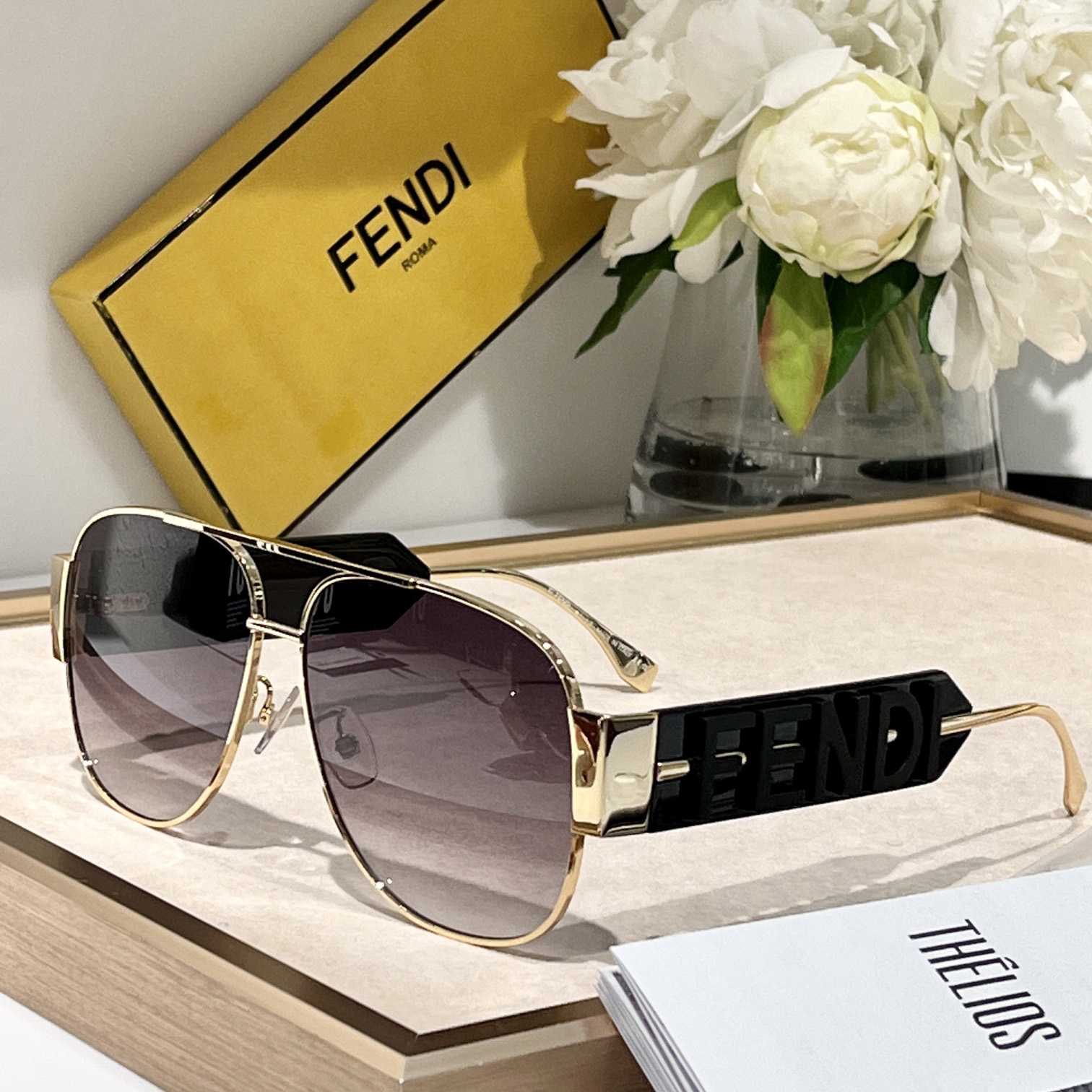 Fendi FE40111 Sunglasses - EUR FASHION