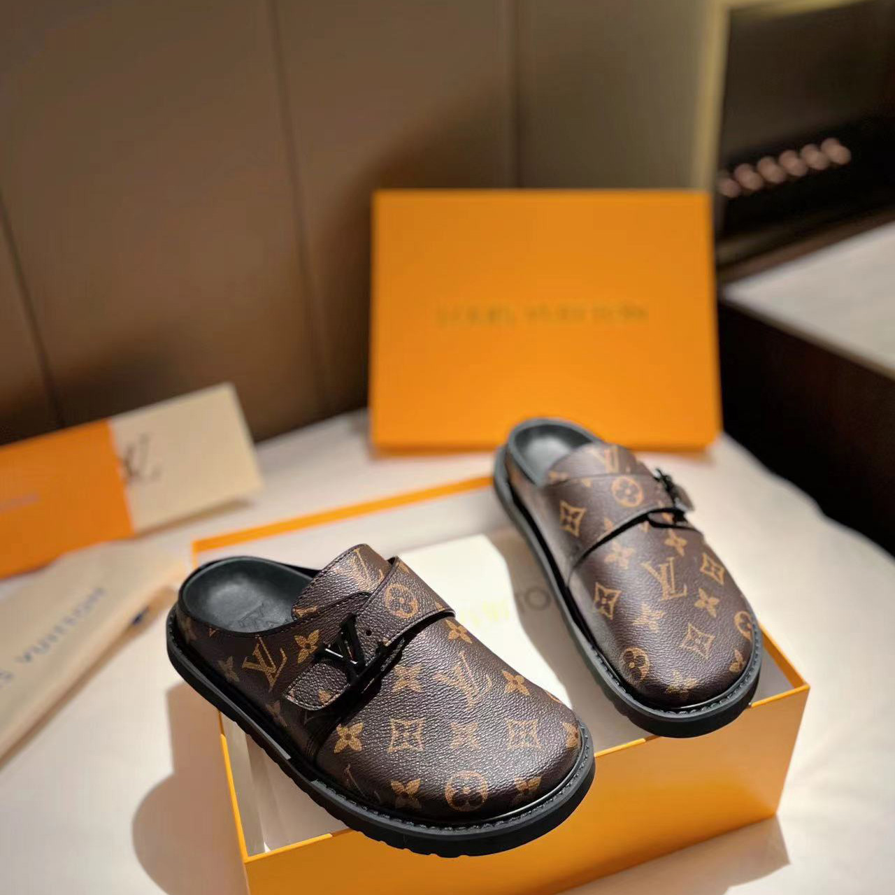 Louis Vuitton LV Easy Mule    1A8WIB - EUR FASHION