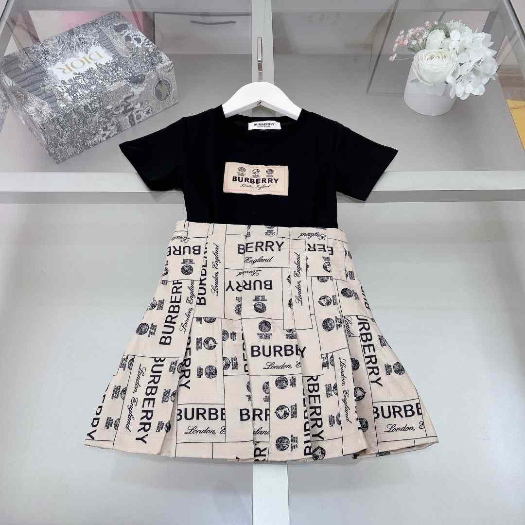 Burberry Kid's Tee & Skirt - EUR FASHION