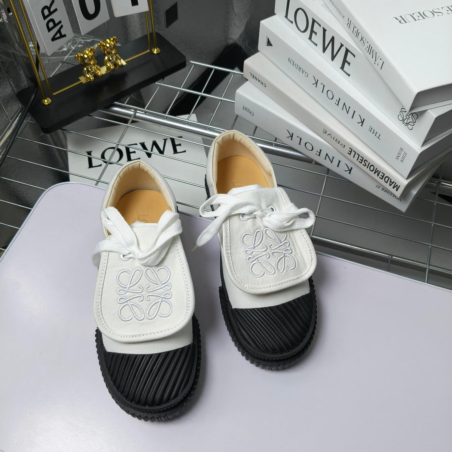 Loewe Anagram Embroidered Flap Low-Top Sneakers - EUR FASHION