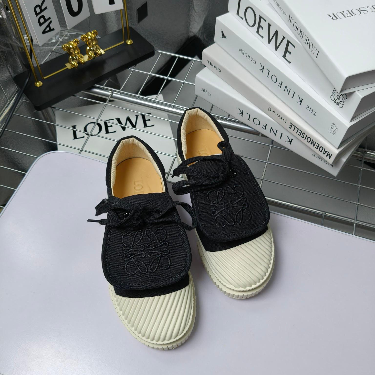 Loewe Anagram Embroidered Flap Low-Top Sneakers - EUR FASHION