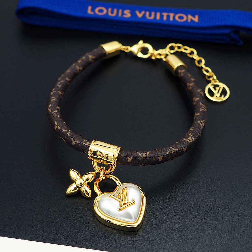 Louis Vuitton Heart Padlock Bracelet  M8413Z - EUR FASHION