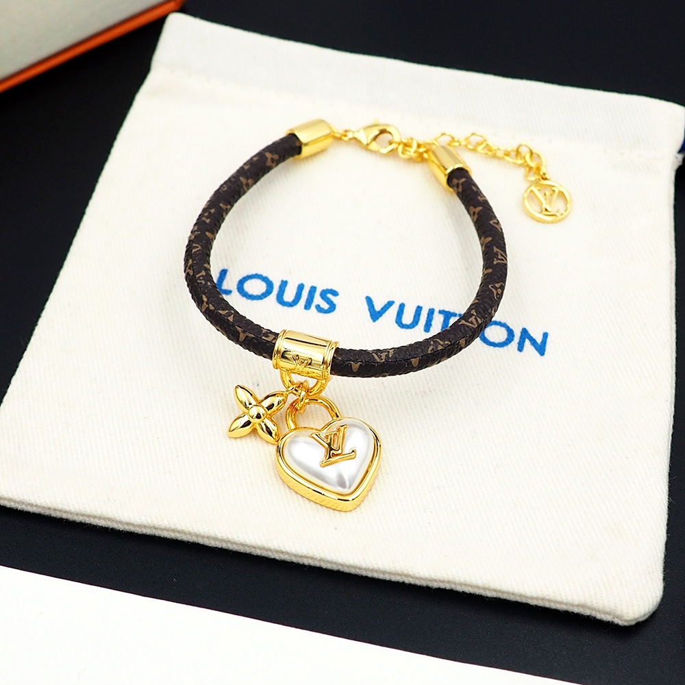 Louis Vuitton Heart Padlock Bracelet  M8413Z - EUR FASHION