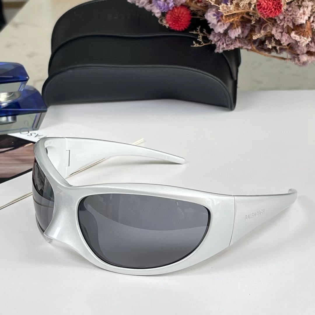 Balenciaga Sunglasses - EUR FASHION