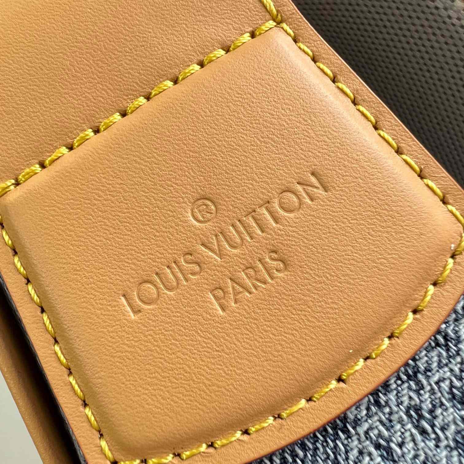 Louis Vuitton Montsouris Messenger MM   N40743 - EUR FASHION