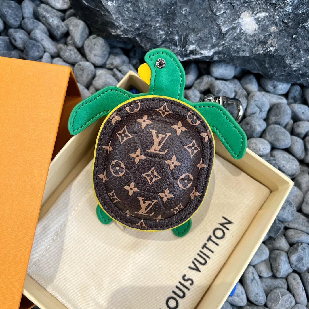 Louis Vuitton LV Turtle Pouch Bag Charm   - EUR FASHION